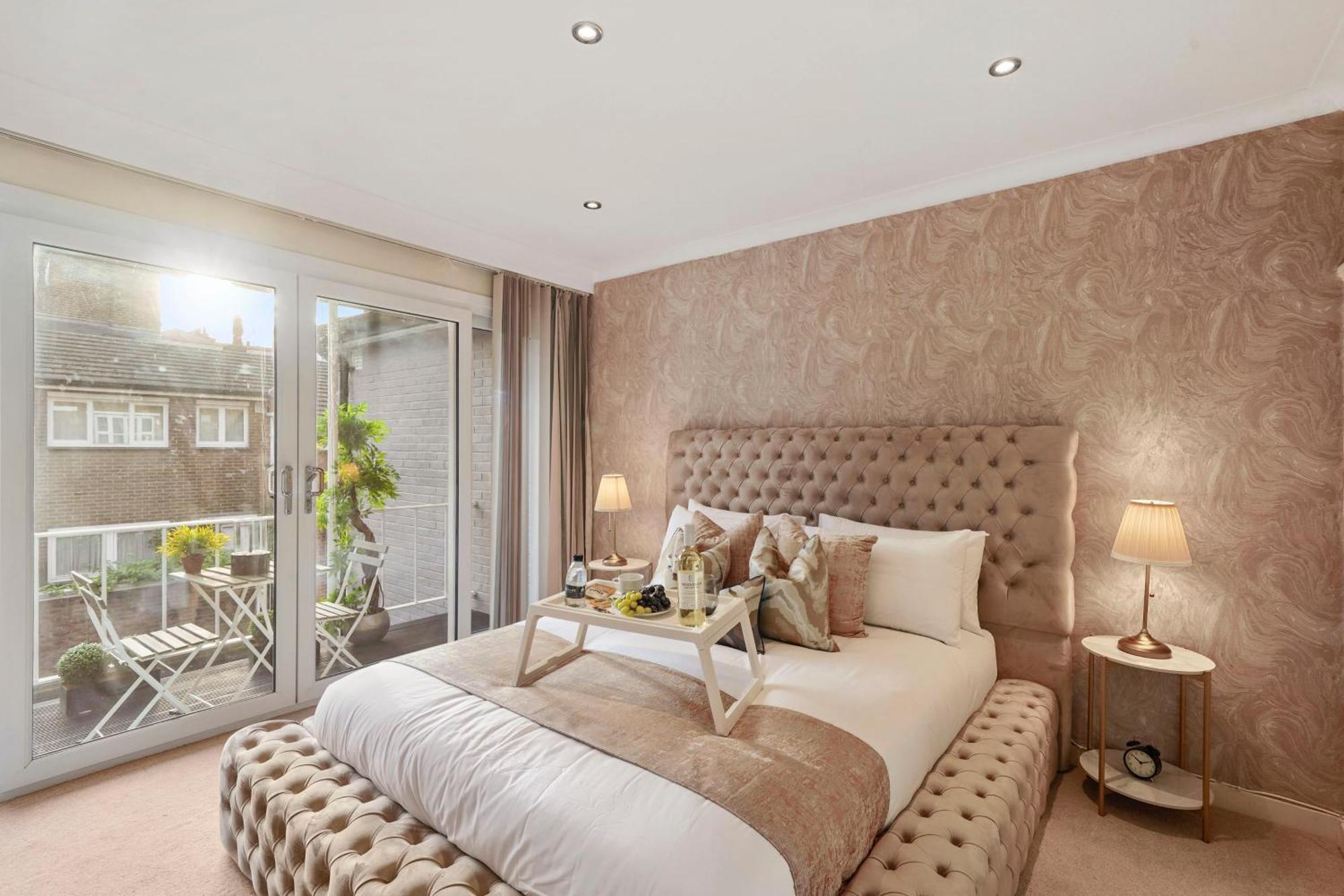 Вілла Mews House London With Private Patio & Parking Екстер'єр фото